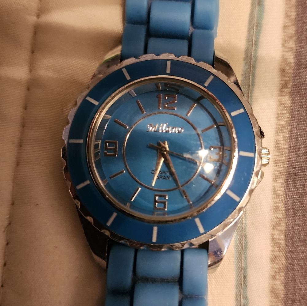 Milano Women's Quartz 40 mm Watch (3 colors available 😋) - Picture 4 of 8